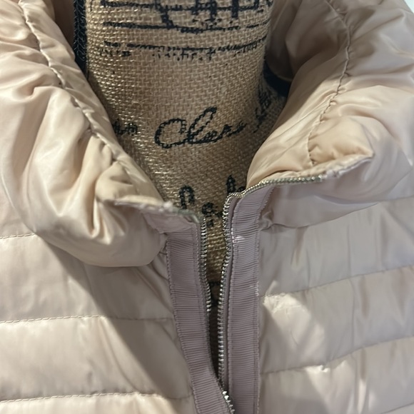 Zara. Women’s light weight down filled puffer. Blush colored. Size large. - Picture 3 of 6